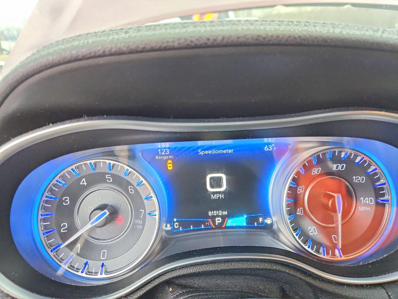 2016 CHRYSLER 300 LIMITED photo 9