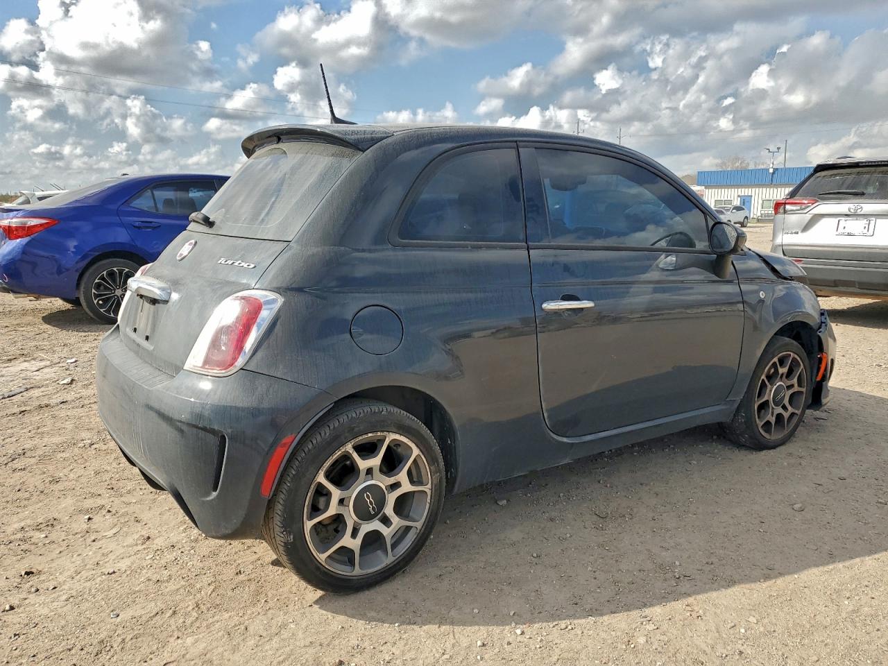 2018 FIAT 500 POP photo 3