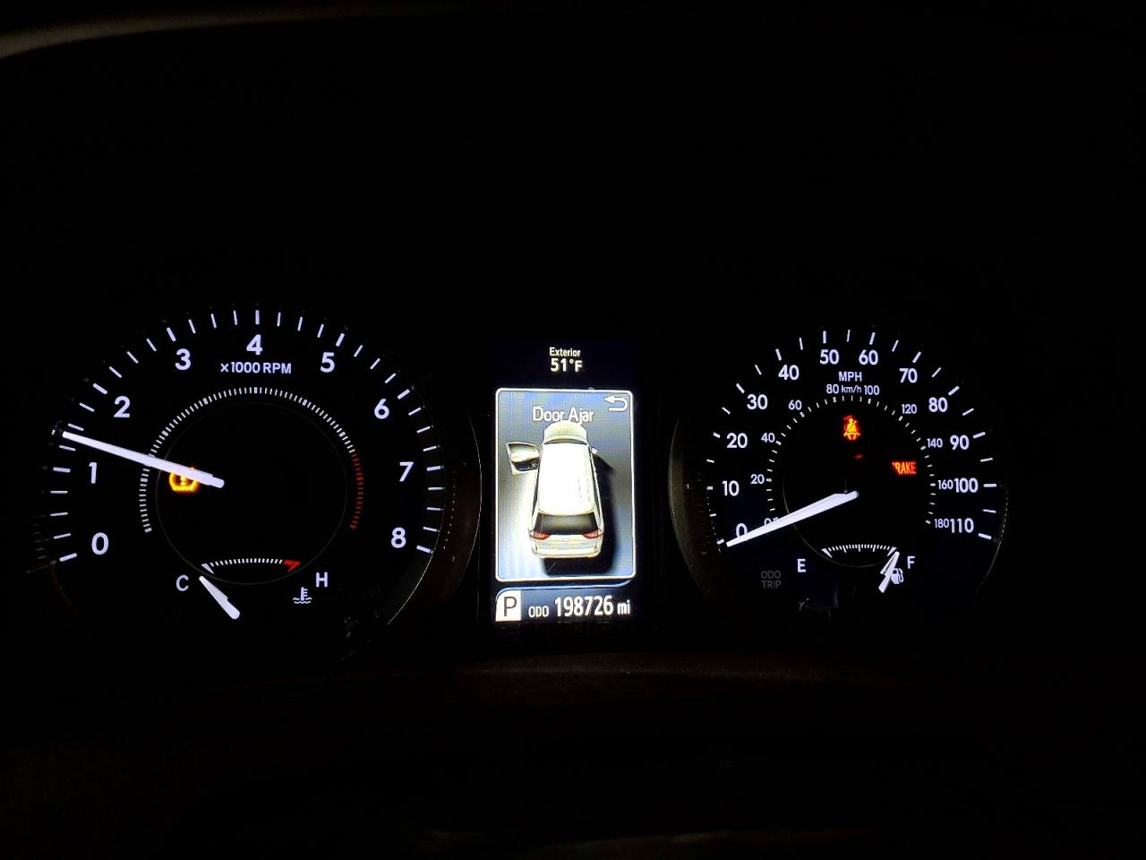 2016 TOYOTA SIENNA XLE photo 9