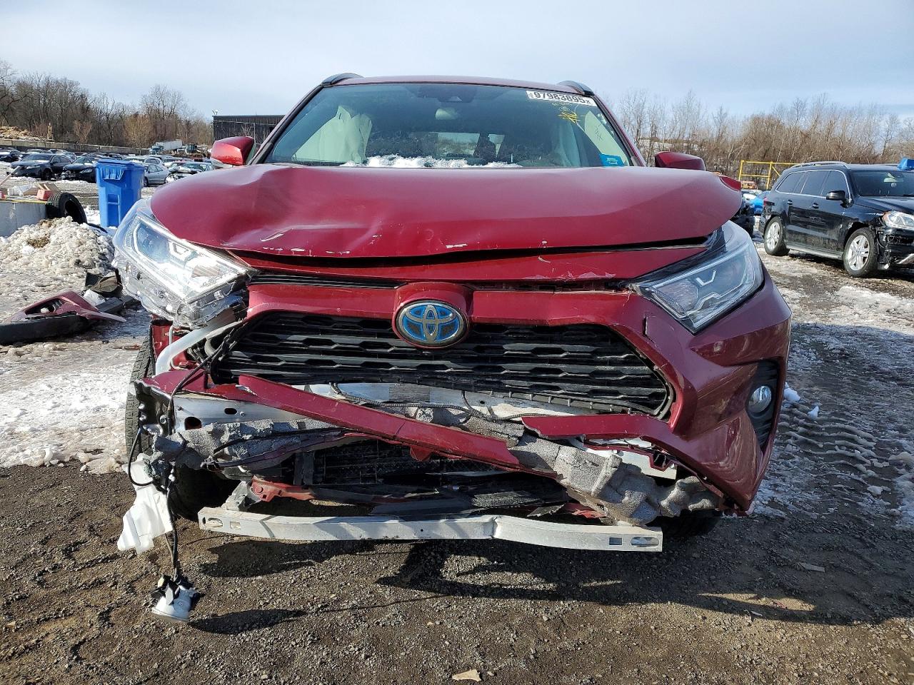 2021 TOYOTA RAV4 XLE photo 5