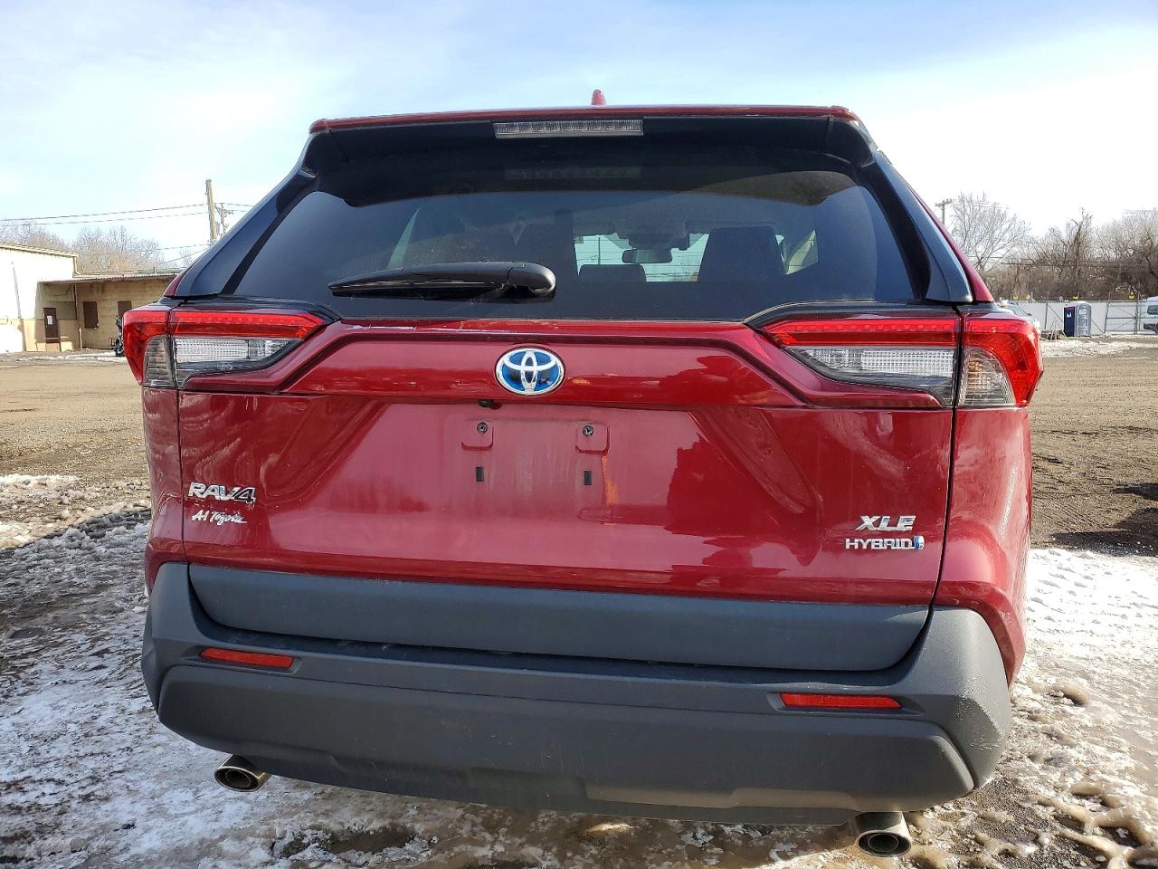 2021 TOYOTA RAV4 XLE photo 6