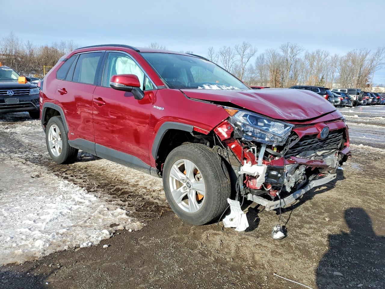2021 TOYOTA RAV4 XLE photo 4