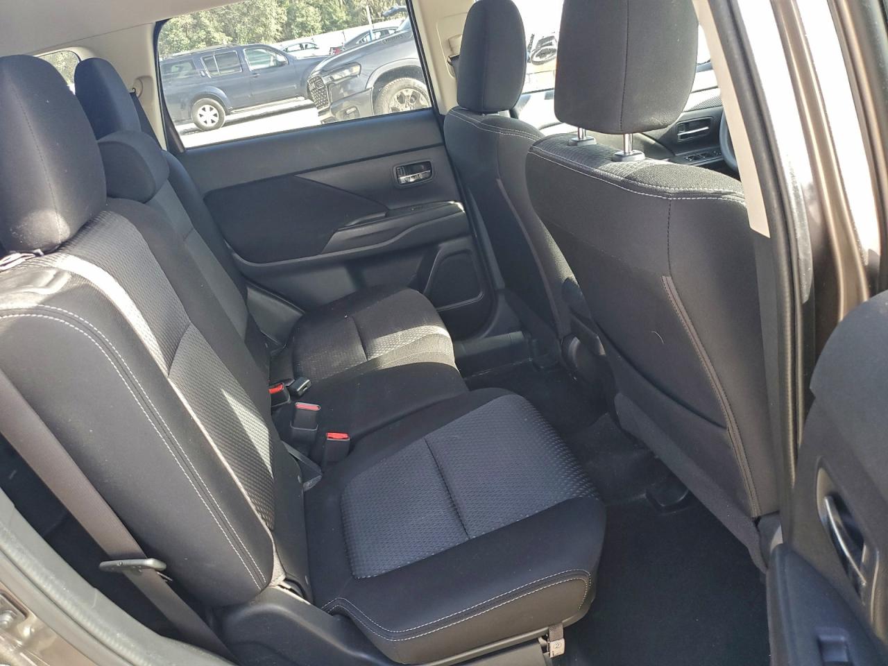 2018 MITSUBISHI OUTLANDER ES photo 11