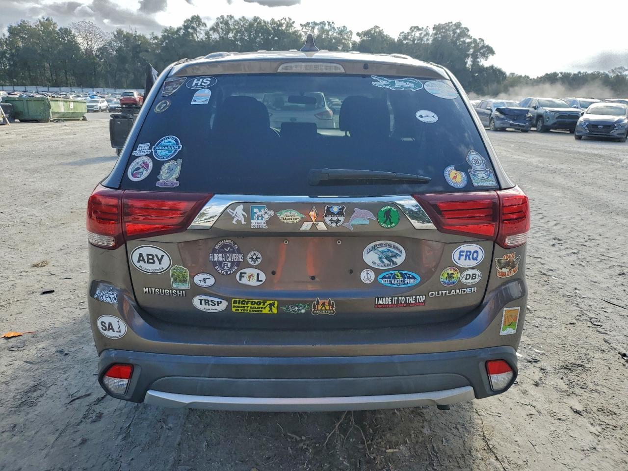 2018 MITSUBISHI OUTLANDER ES photo 6
