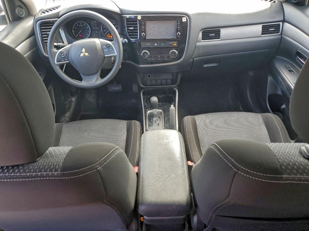 2018 MITSUBISHI OUTLANDER ES photo 8
