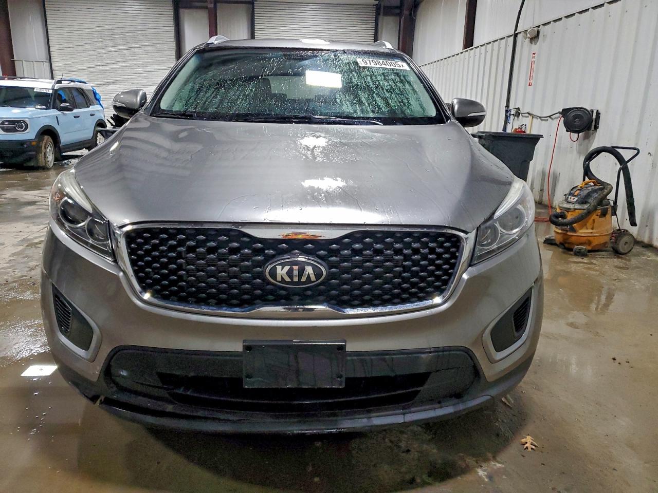 2017 KIA SORENTO LX photo 5