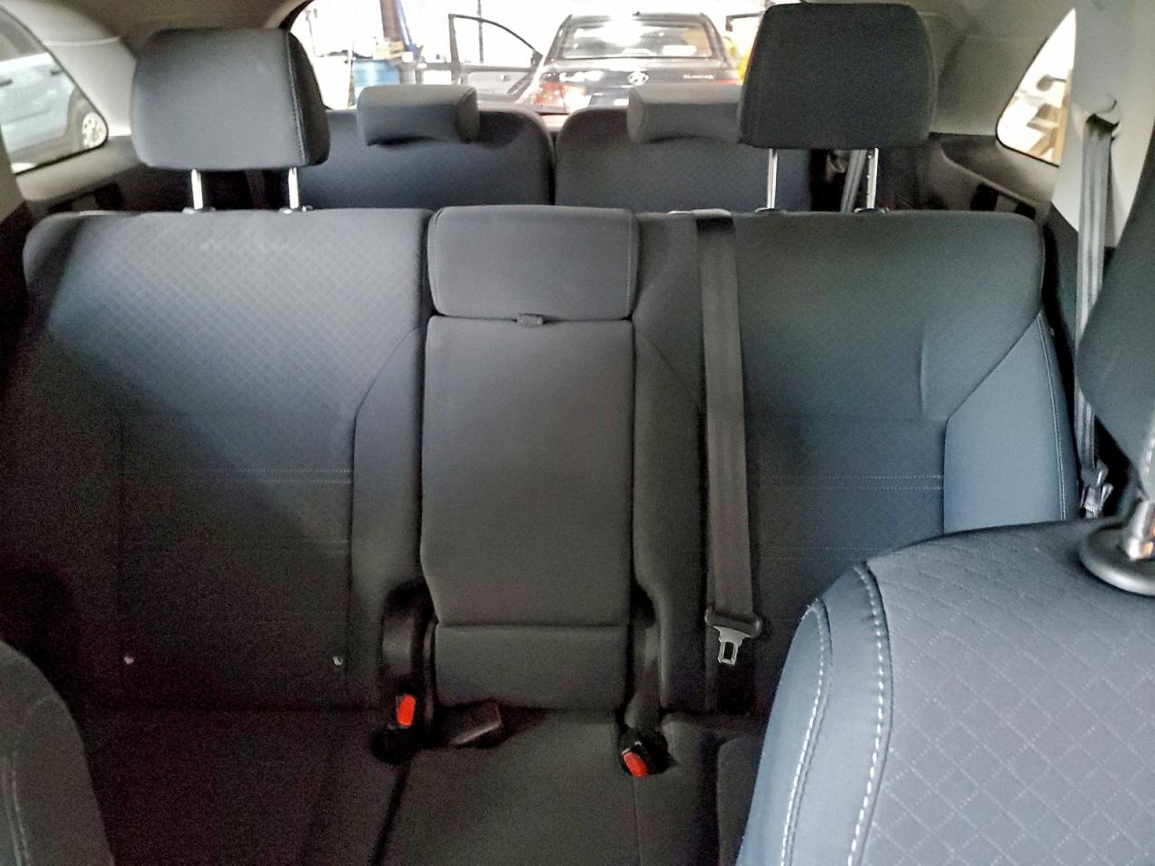 2017 KIA SORENTO LX photo 10