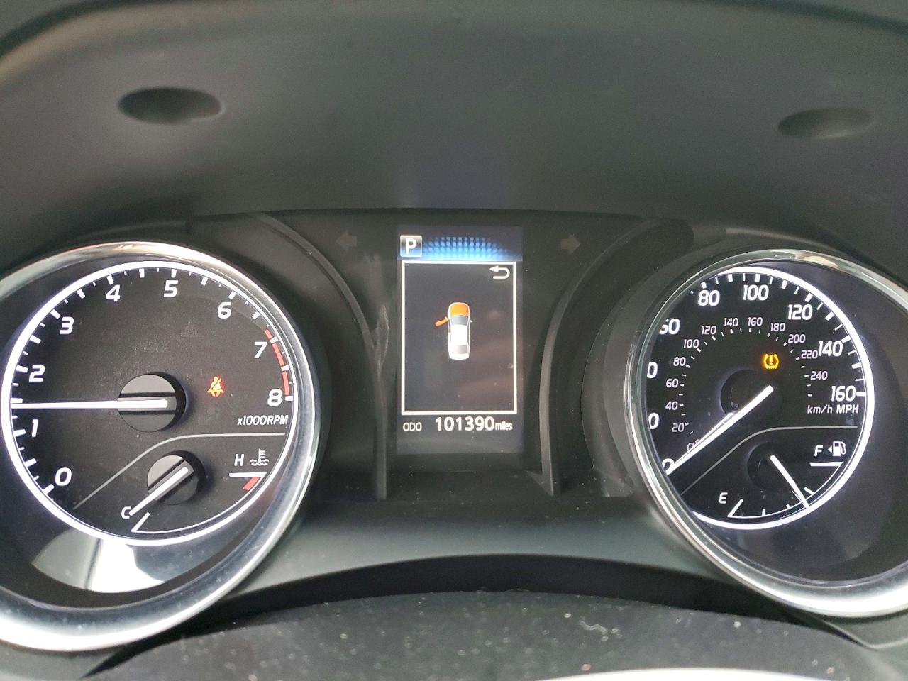 2020 TOYOTA CAMRY LE photo 9