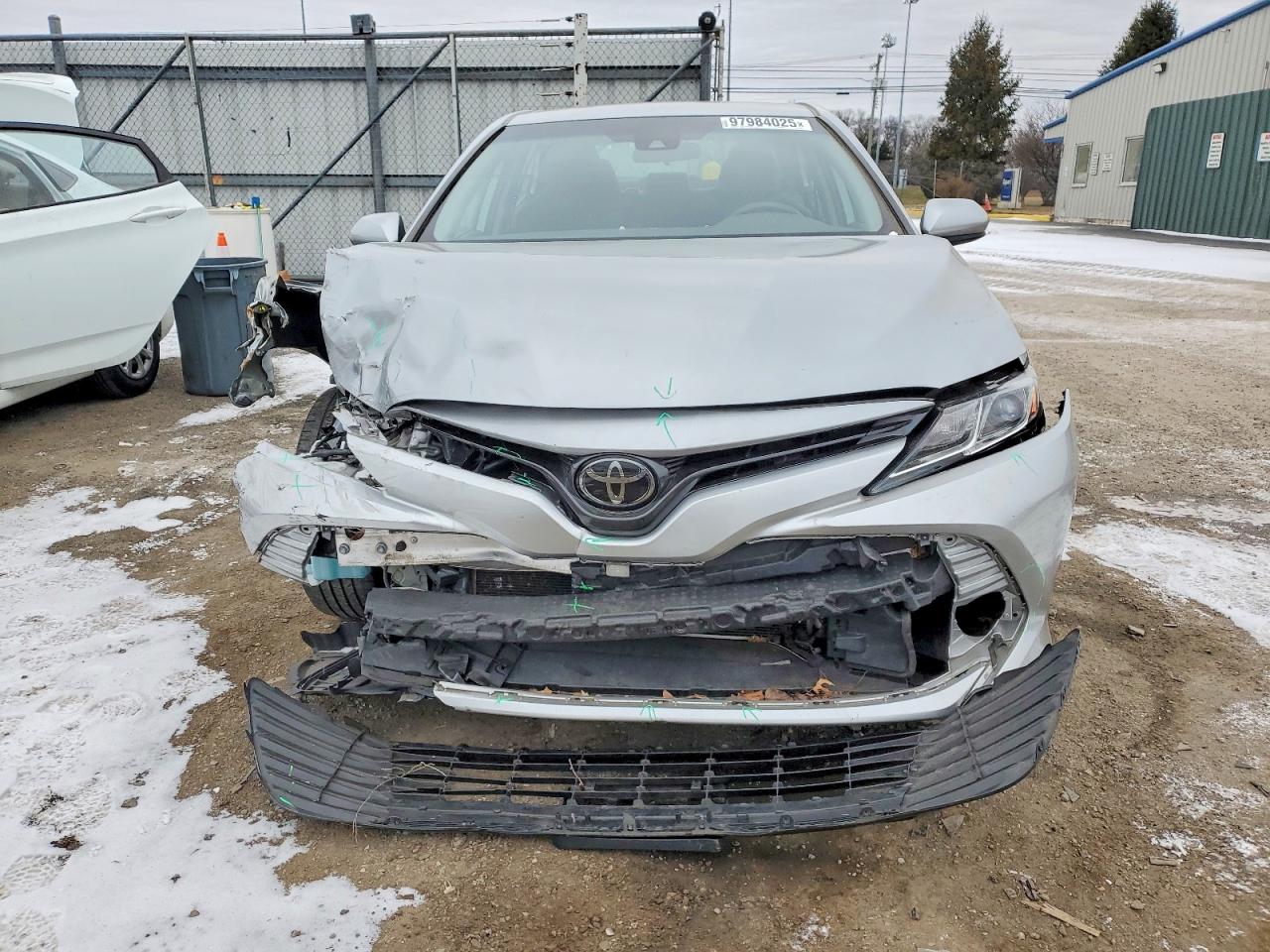 2020 TOYOTA CAMRY LE photo 5