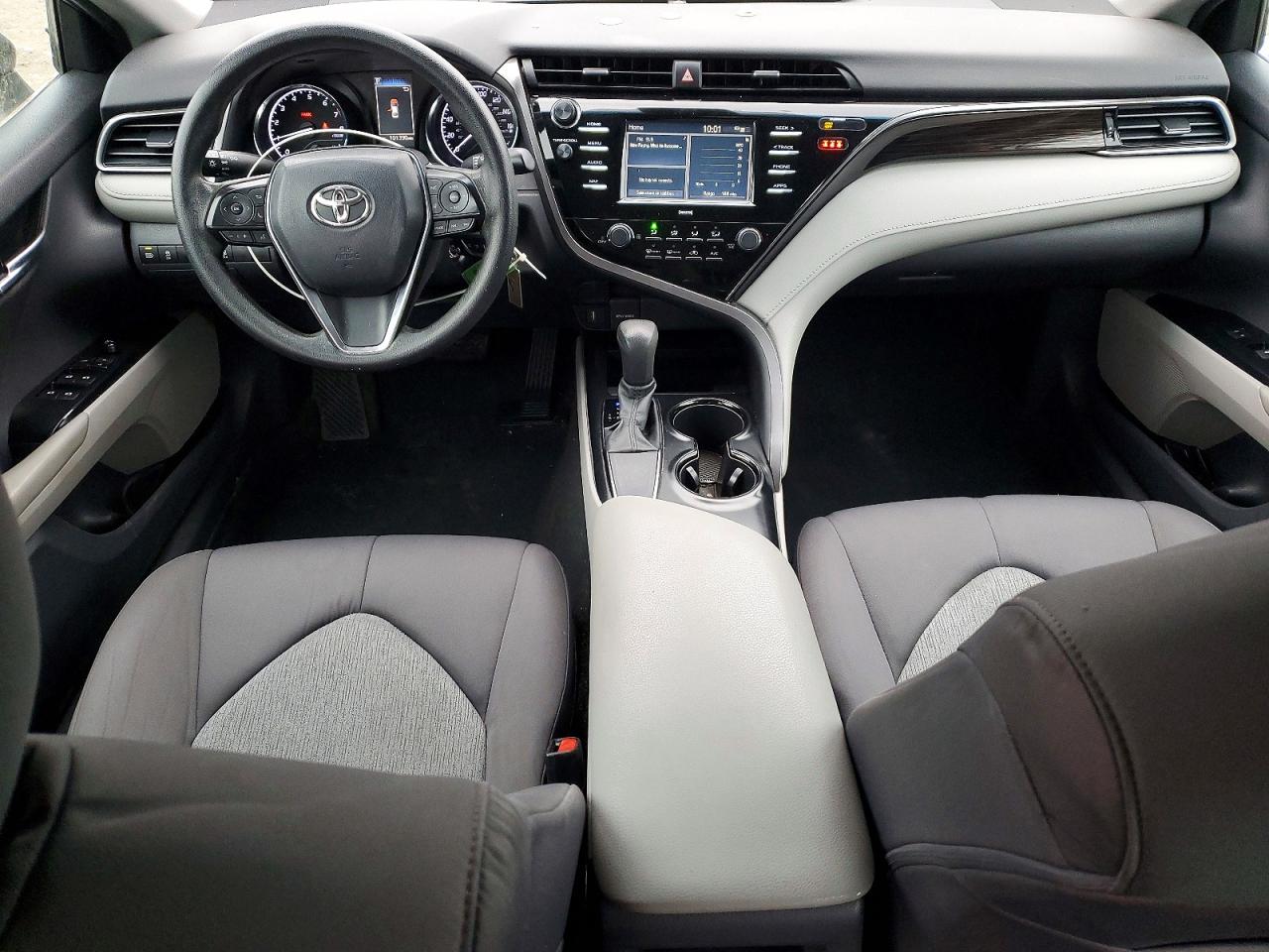 2020 TOYOTA CAMRY LE photo 8