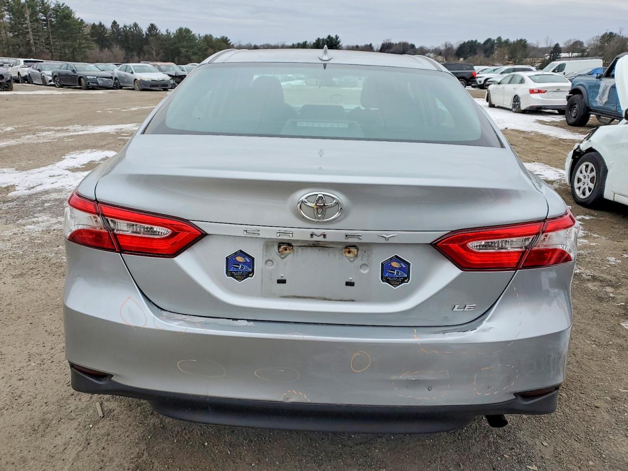 2020 TOYOTA CAMRY LE photo 6