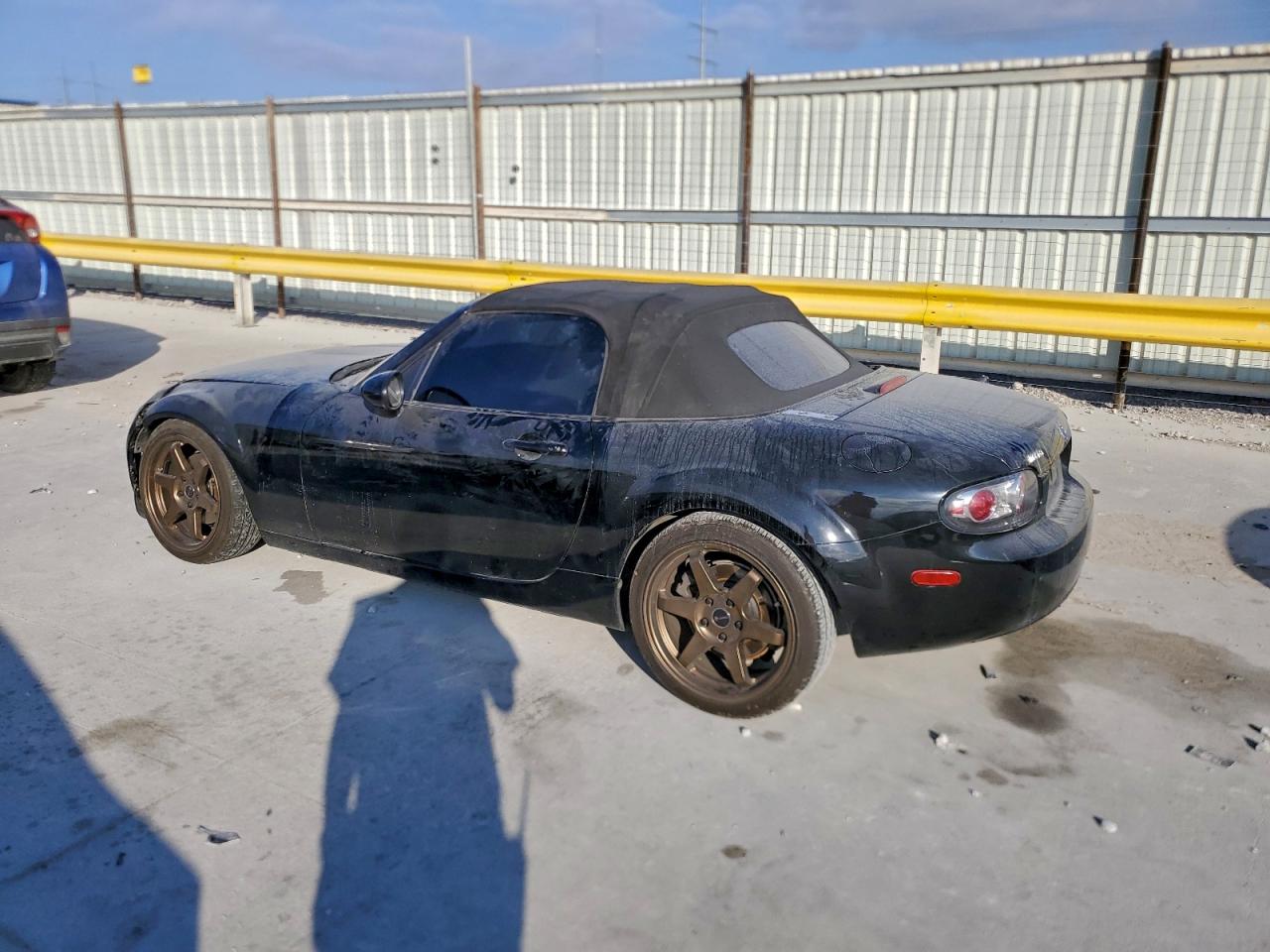 2006 MAZDA MX-5 MIATA photo 2