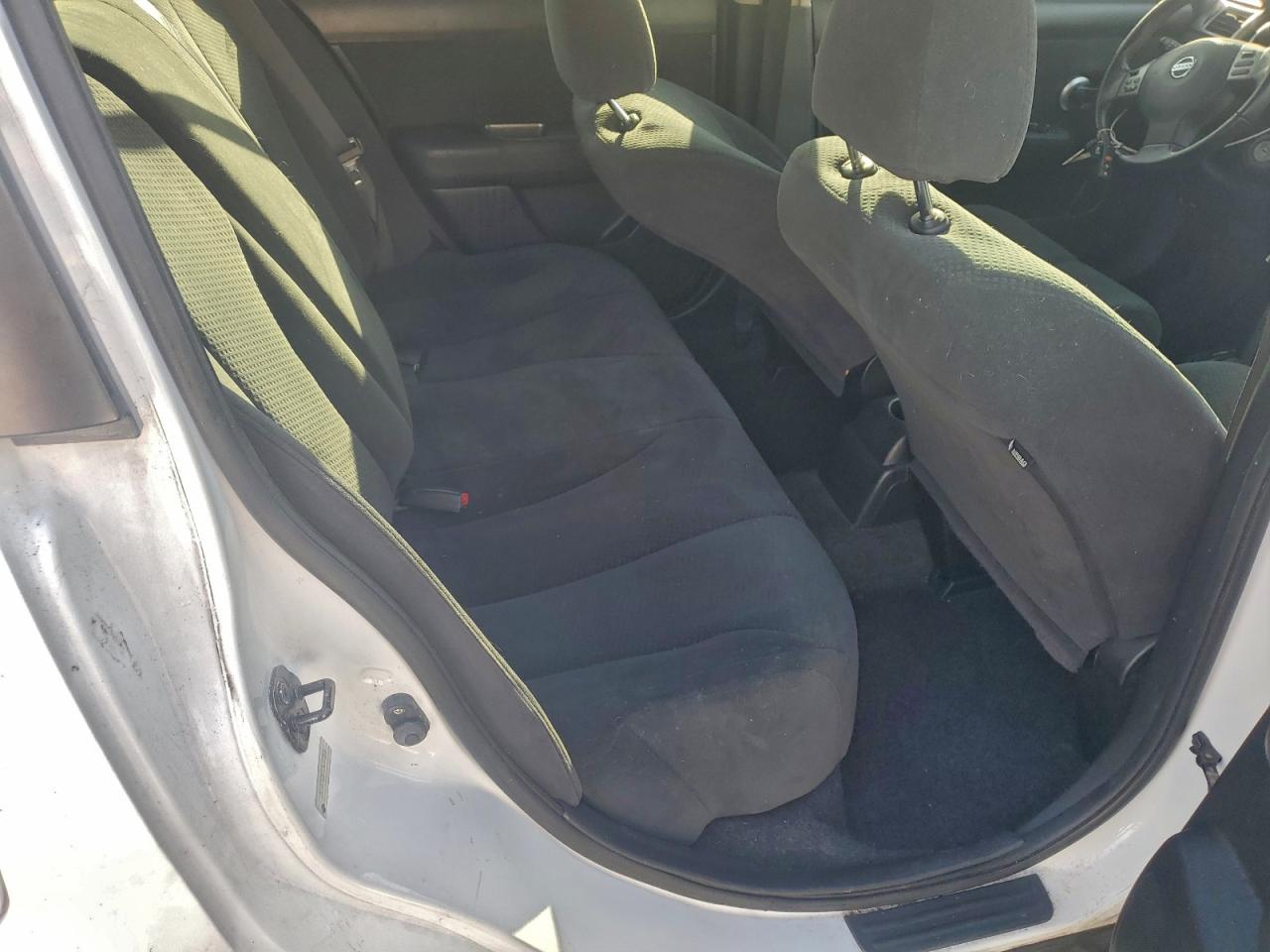 2012 NISSAN VERSA S photo 10