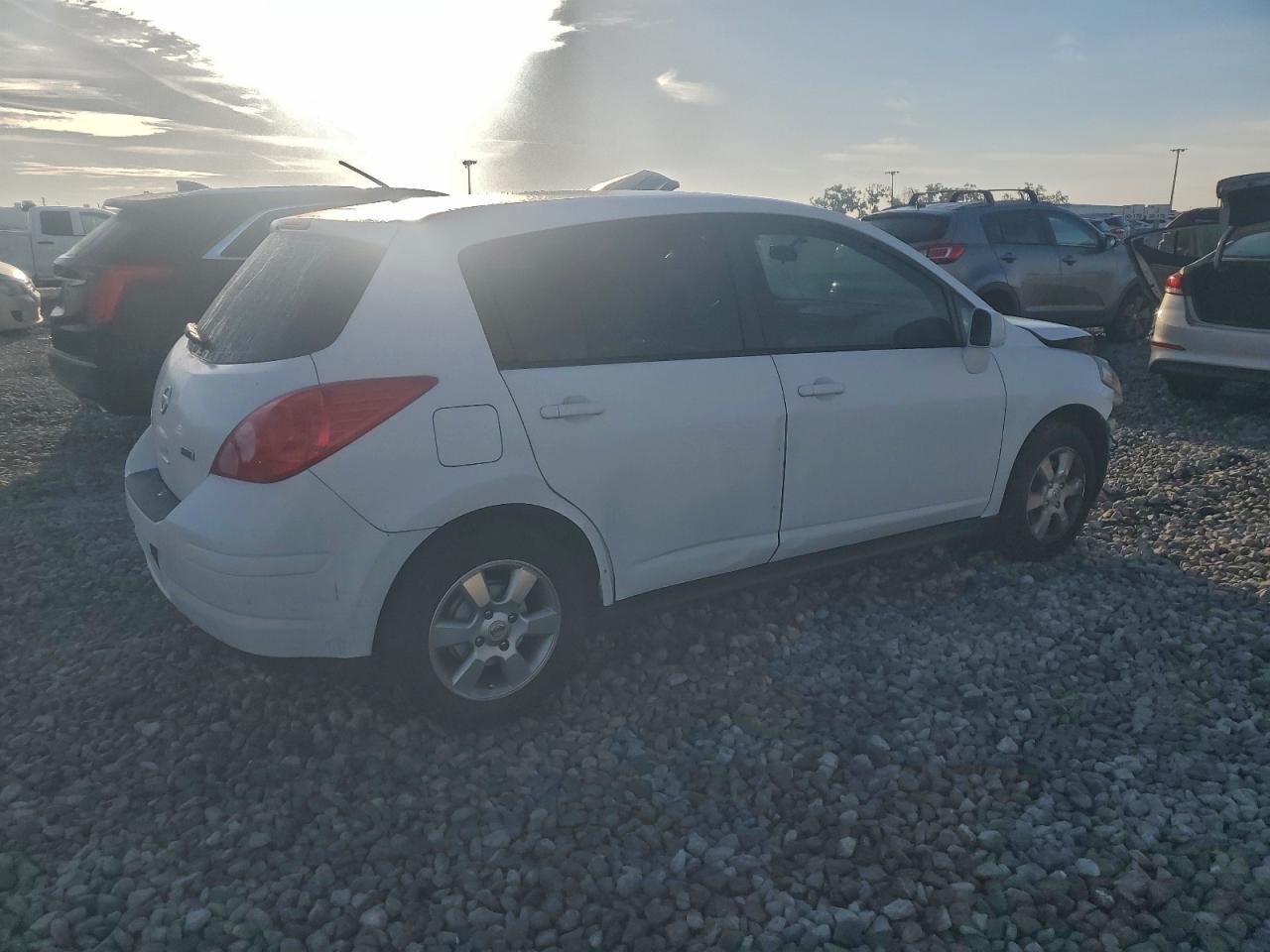2012 NISSAN VERSA S photo 3