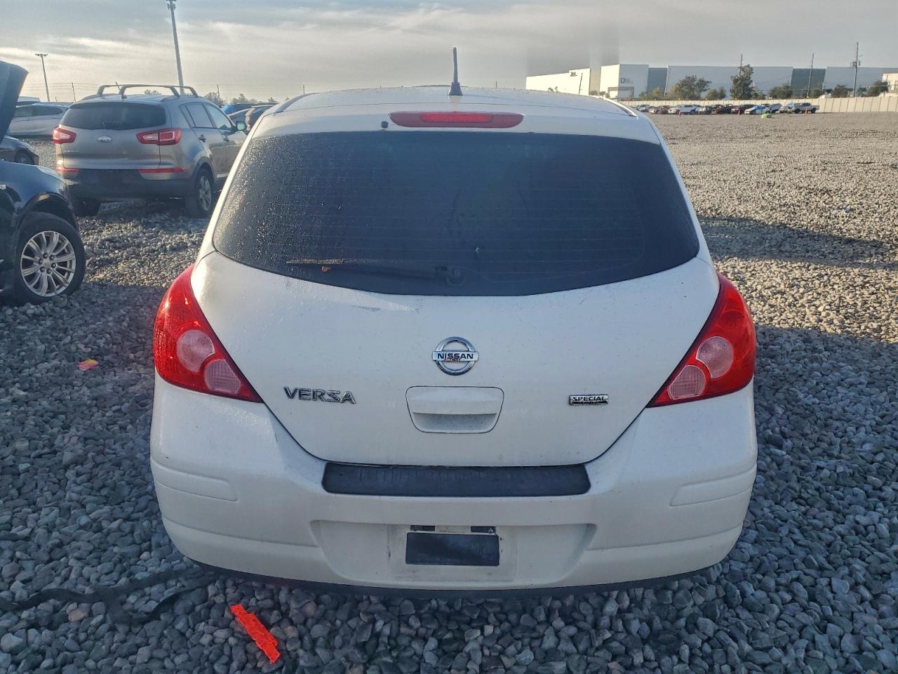 2012 NISSAN VERSA S photo 6