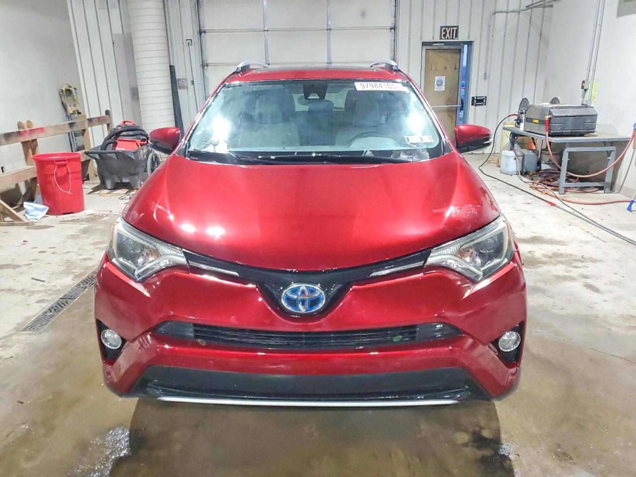 2018 TOYOTA RAV4 HV LE photo 5