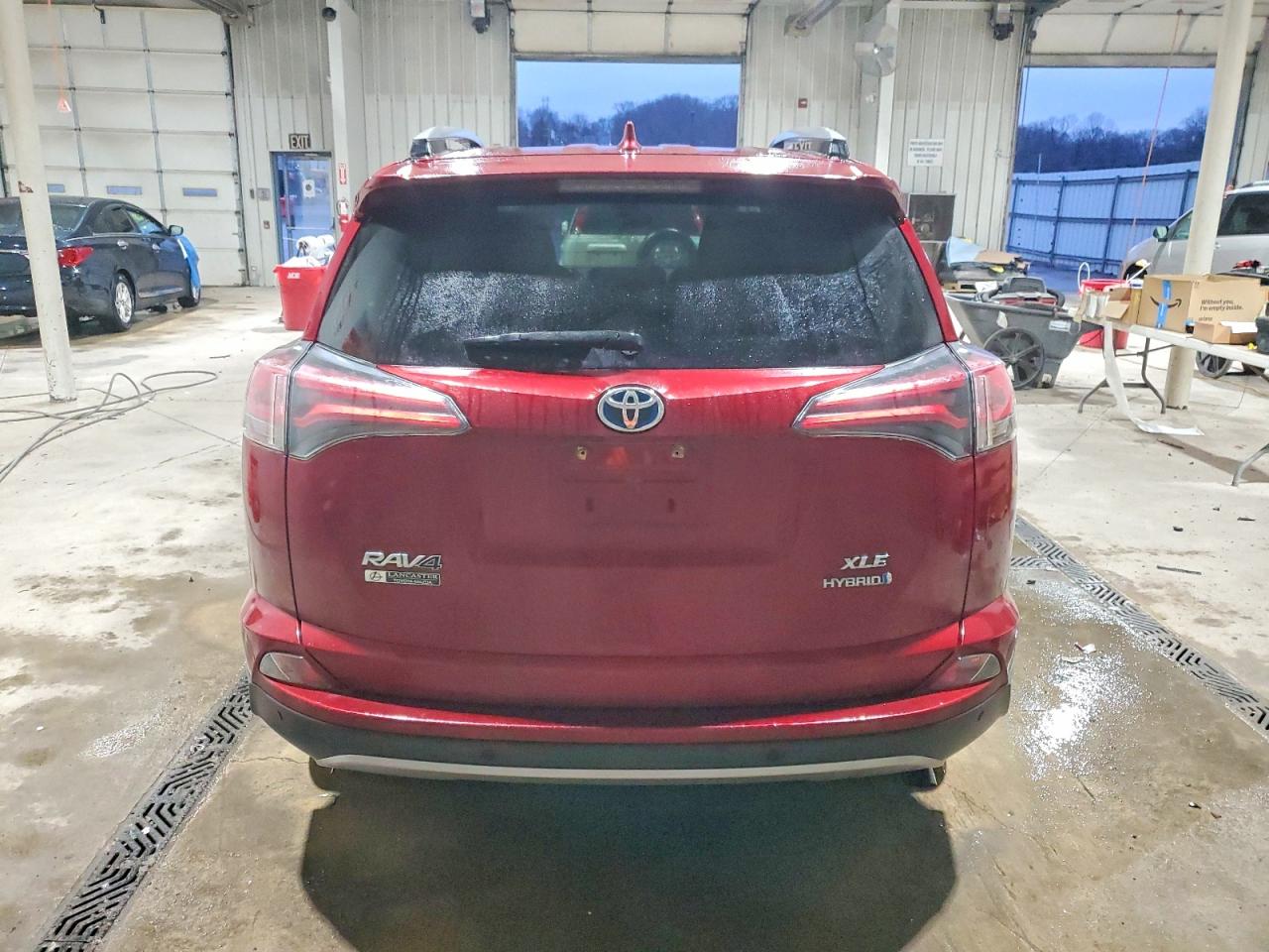 2018 TOYOTA RAV4 HV LE photo 6