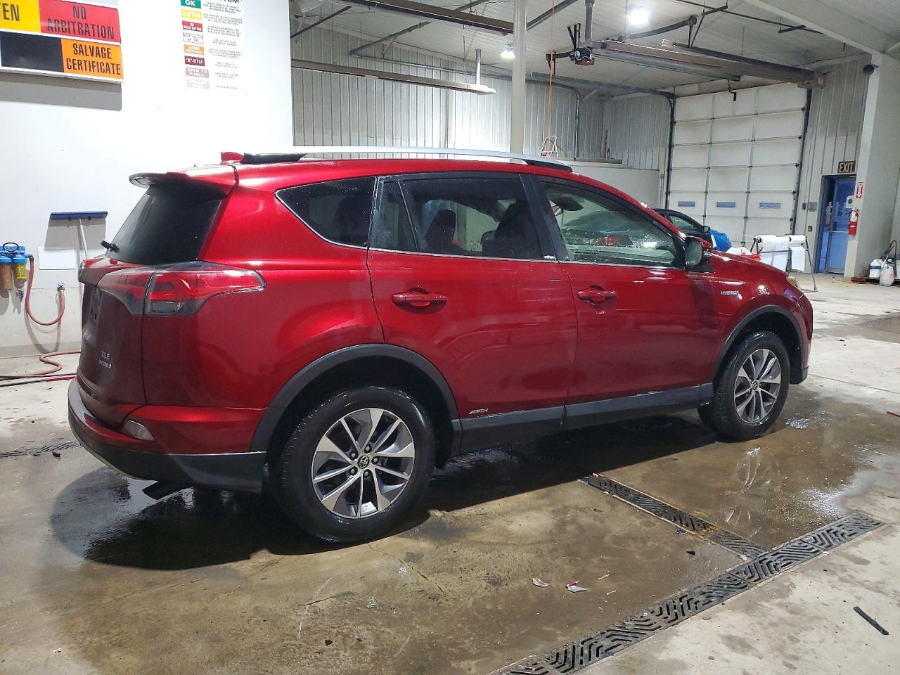2018 TOYOTA RAV4 HV LE photo 3