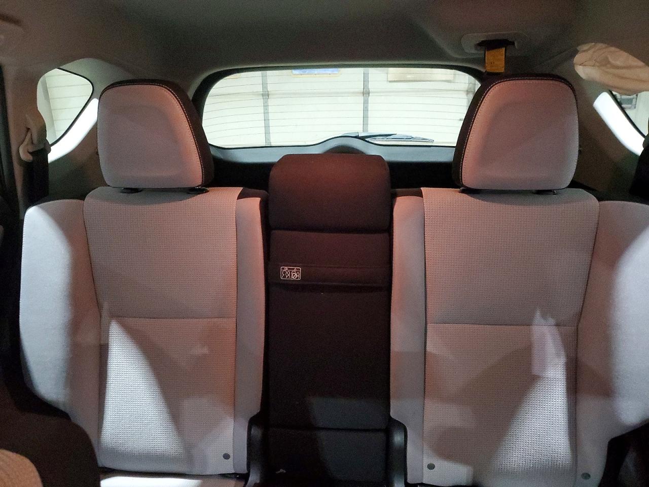 2018 TOYOTA RAV4 HV LE photo 10