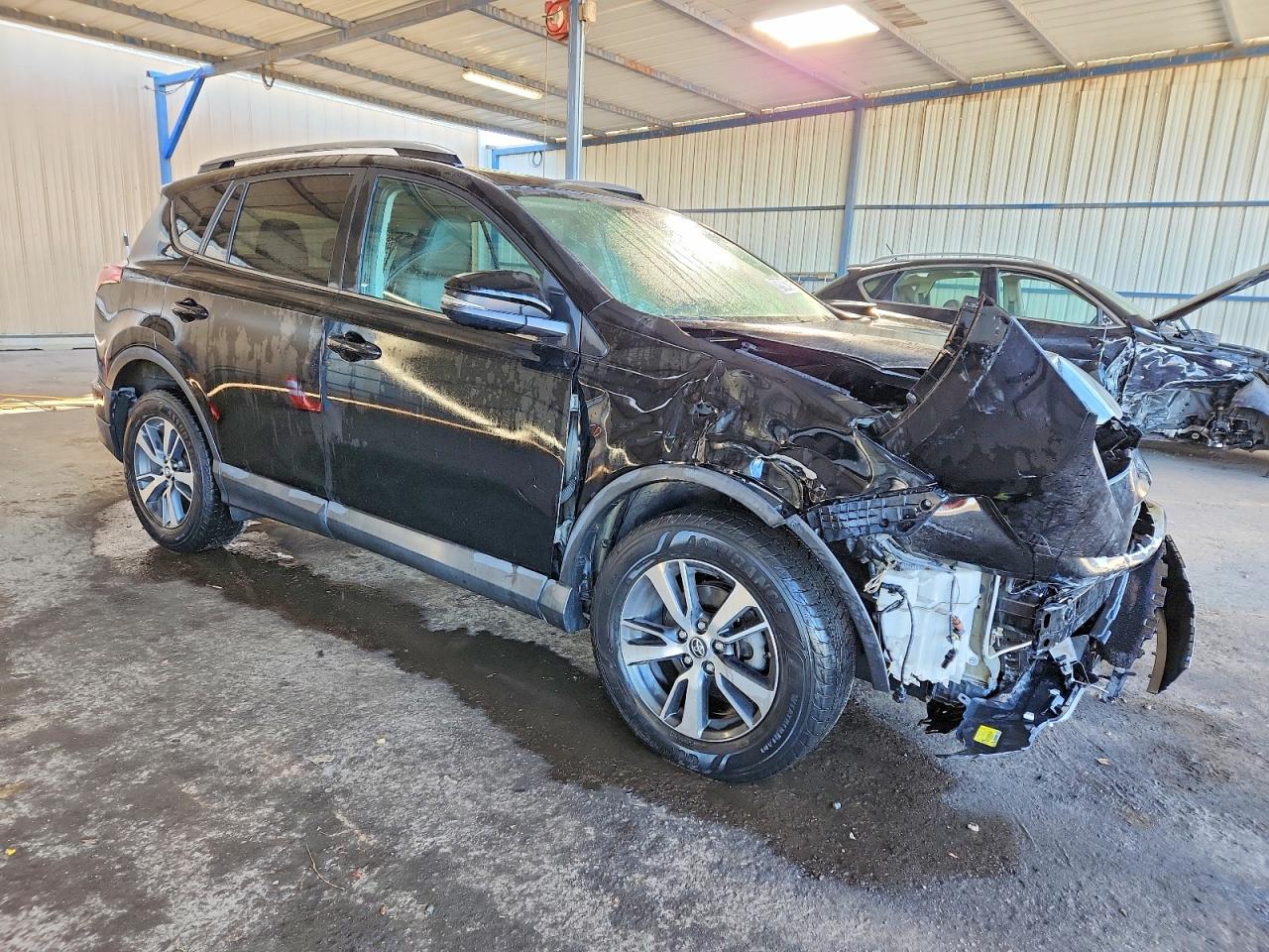 2017 TOYOTA RAV4 XLE photo 4
