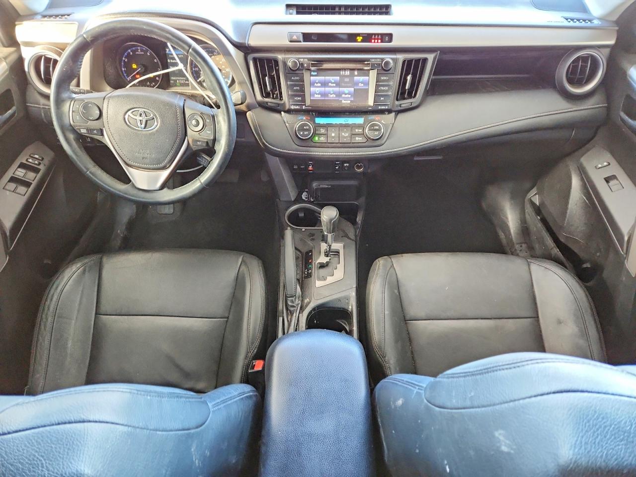 2017 TOYOTA RAV4 XLE photo 8