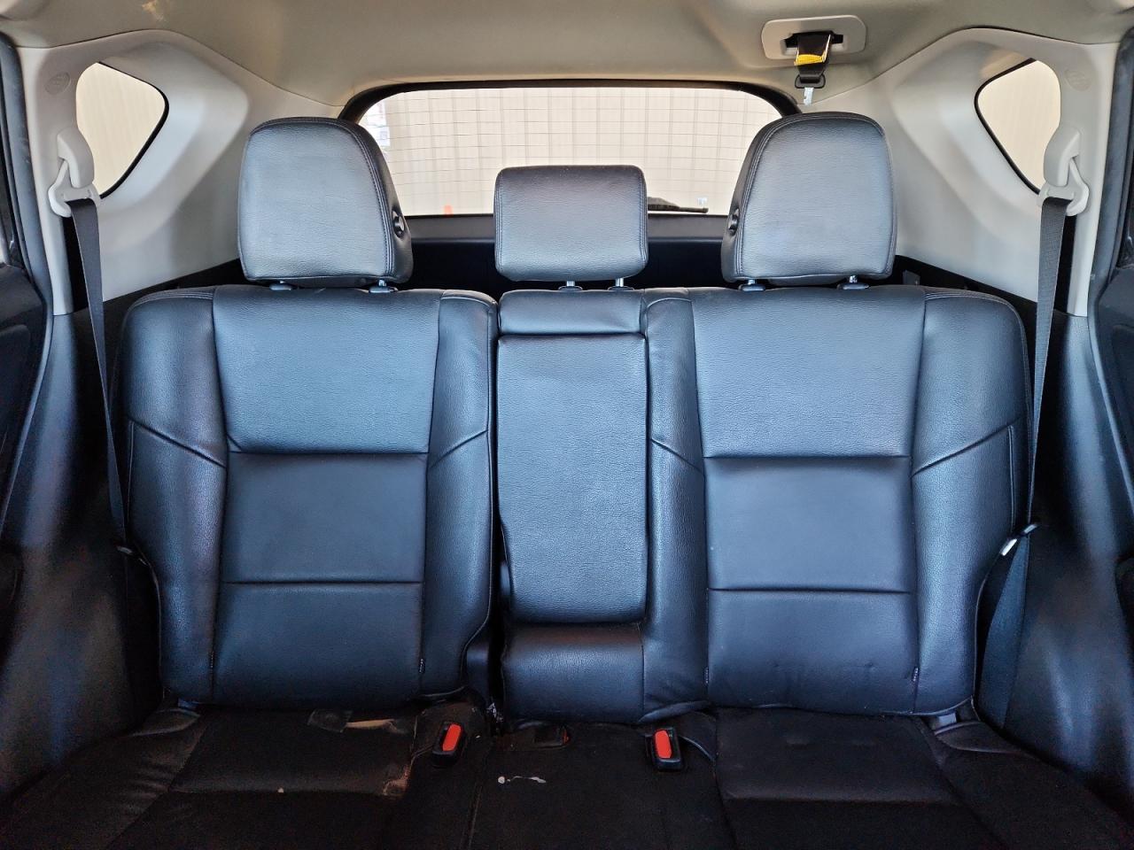 2017 TOYOTA RAV4 XLE photo 10