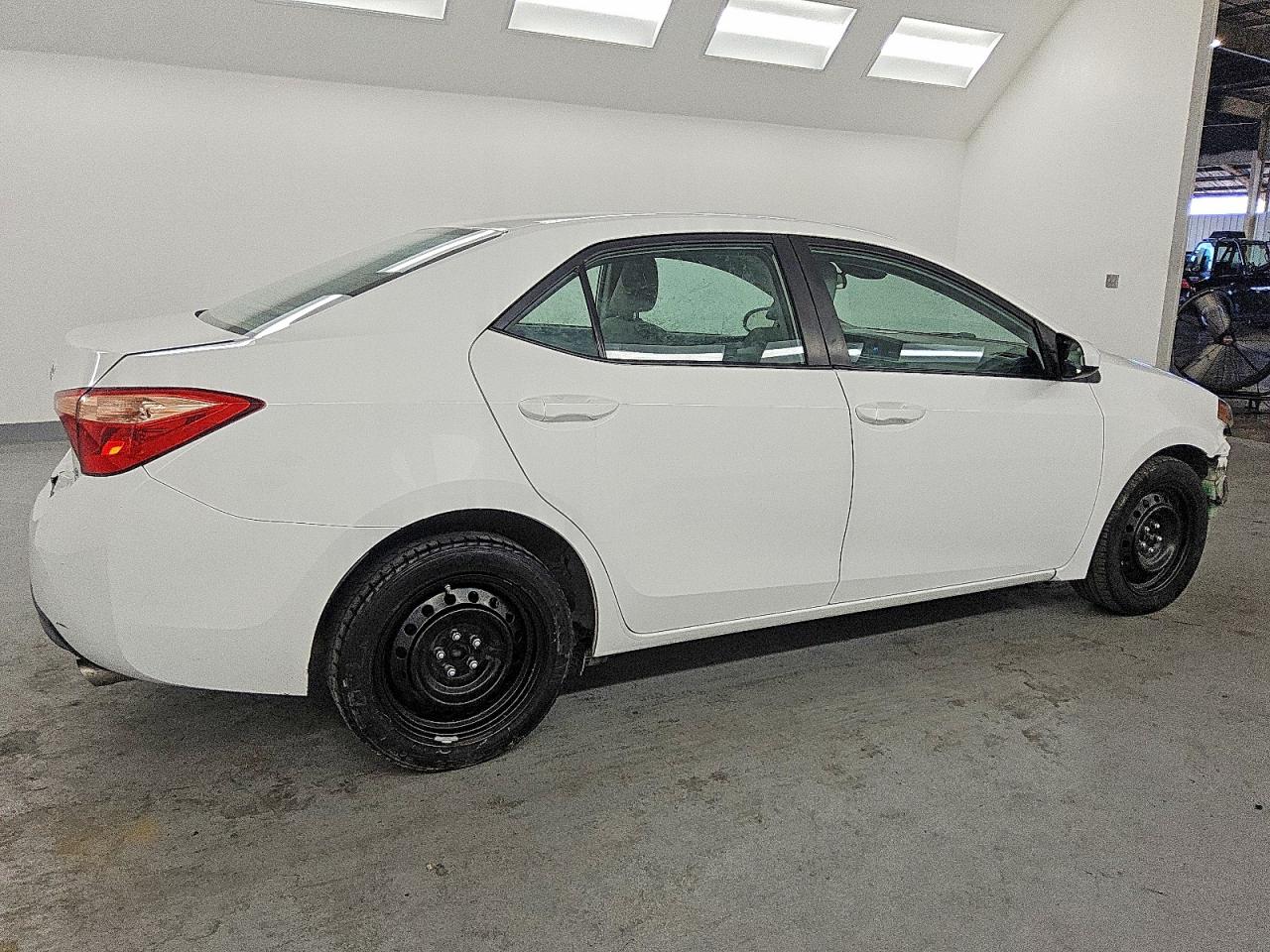 2019 TOYOTA COROLLA L photo 3