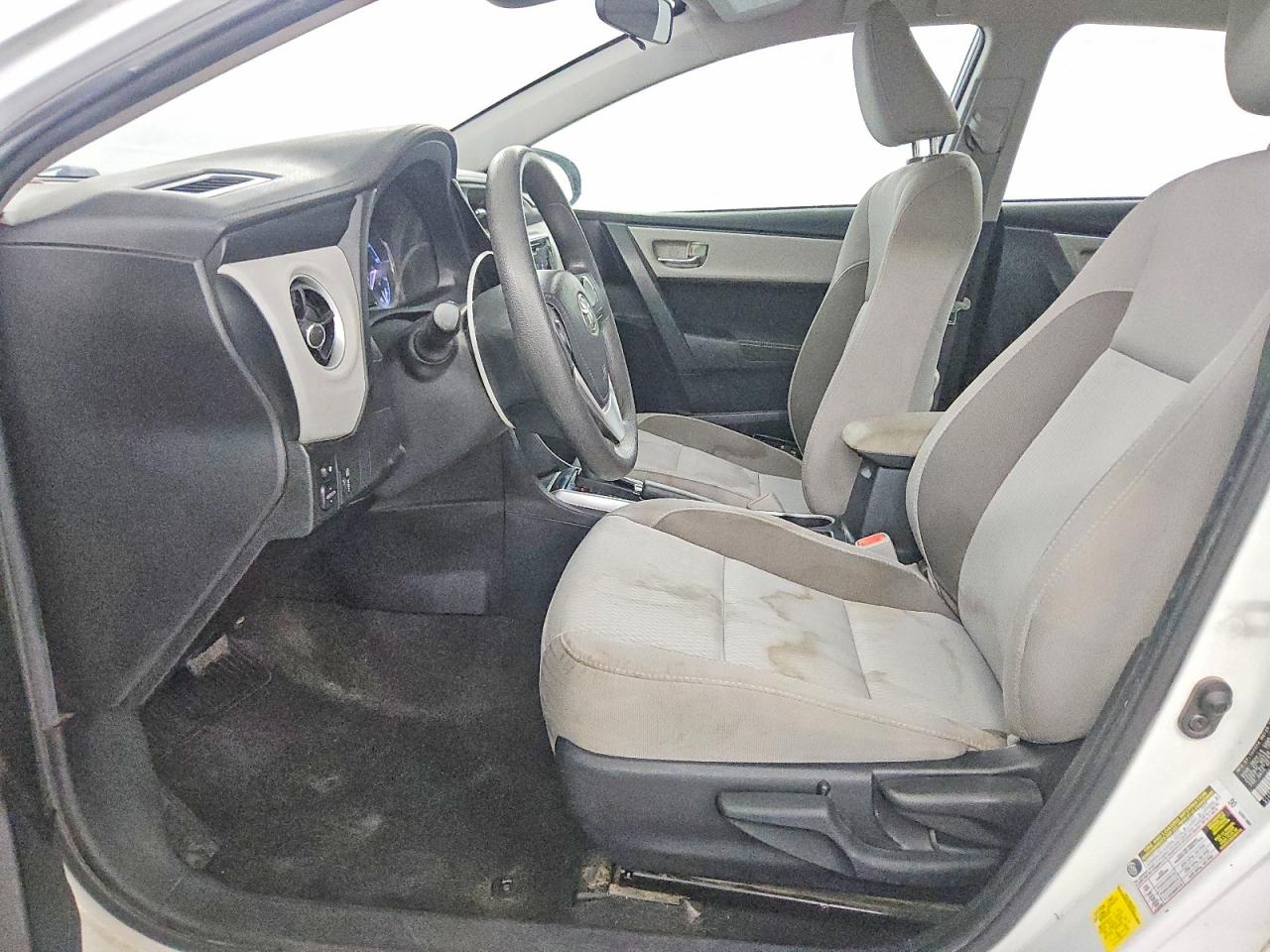 2019 TOYOTA COROLLA L photo 7