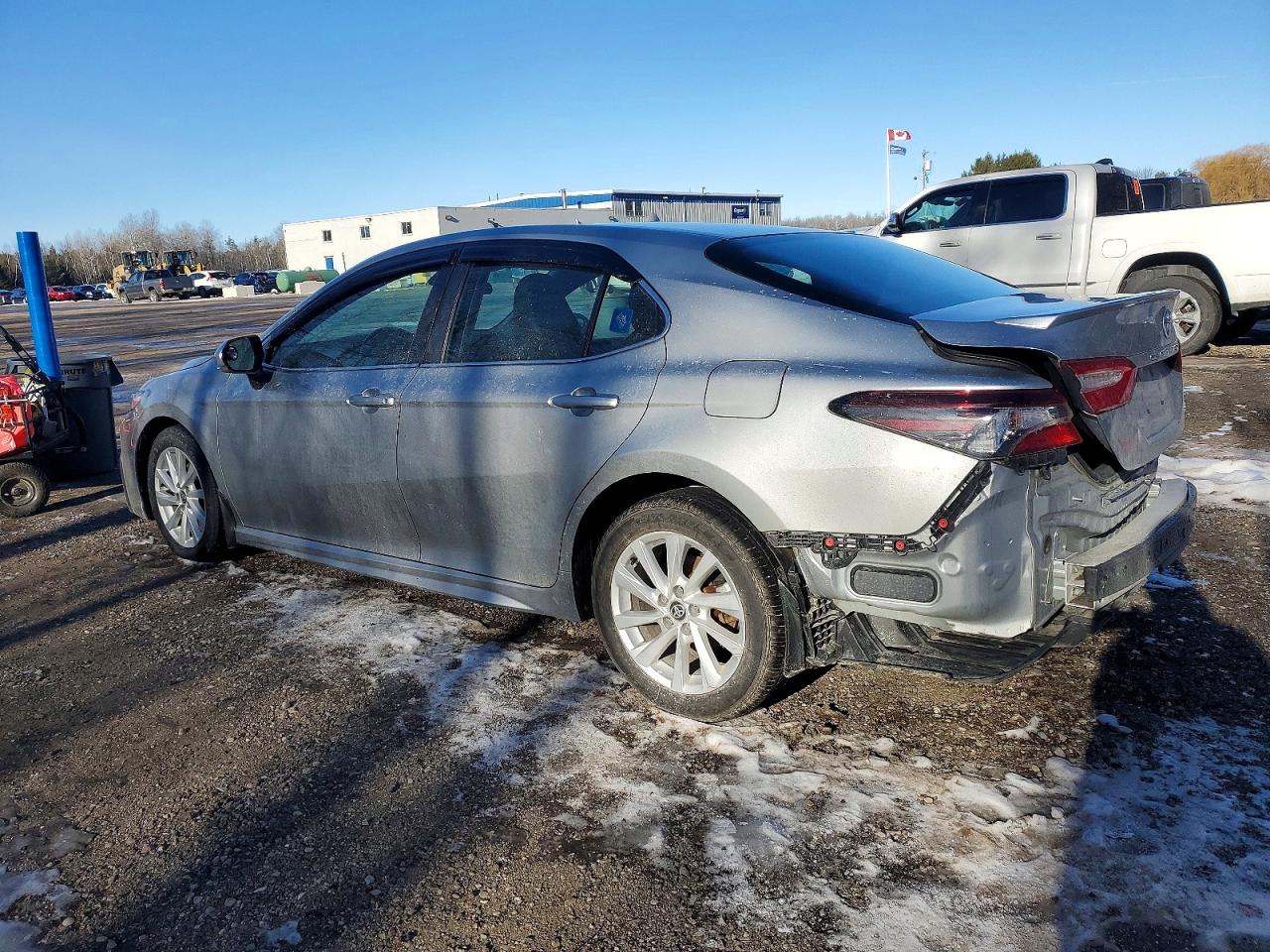 2021 TOYOTA CAMRY SE photo 2
