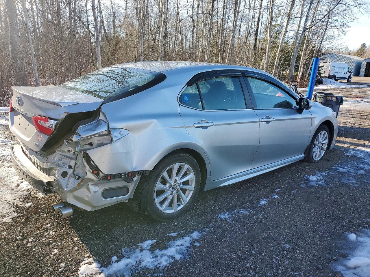 2021 TOYOTA CAMRY SE photo 3