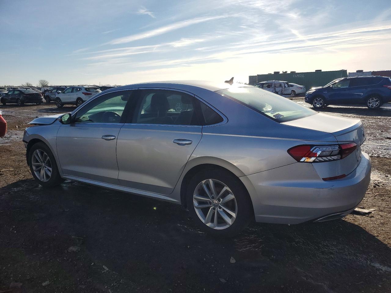 2020 VOLKSWAGEN PASSAT SE photo 2