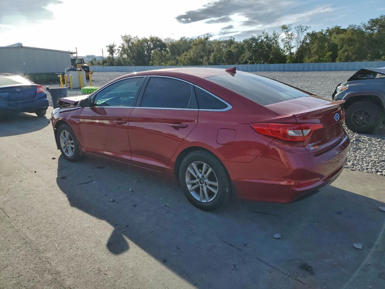 2015 HYUNDAI SONATA SE photo 2
