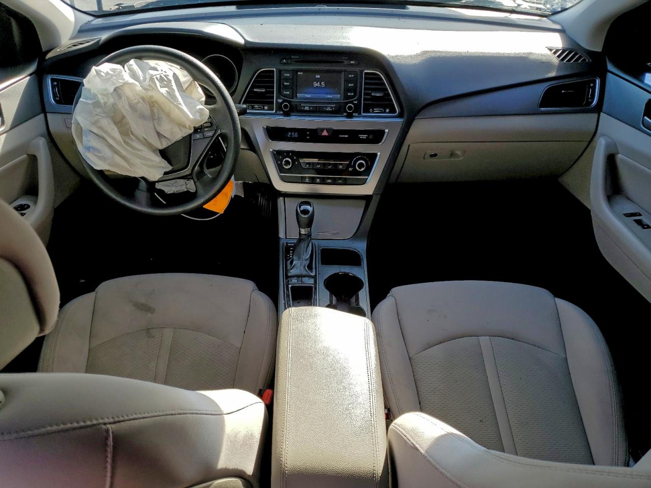 2015 HYUNDAI SONATA SE photo 8