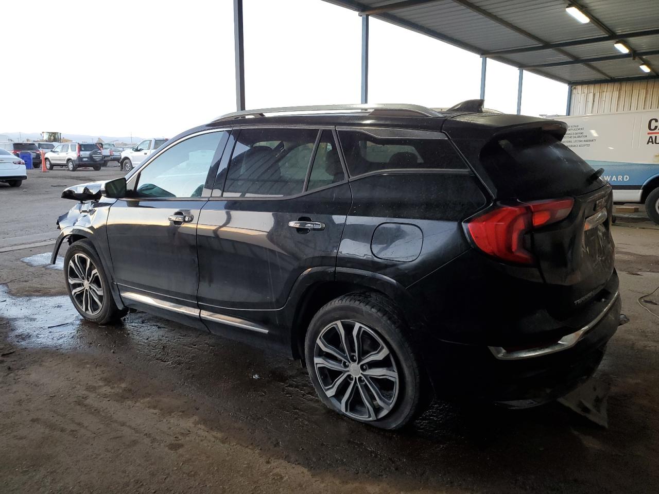 2018 GMC TERRAIN DENALI photo 2