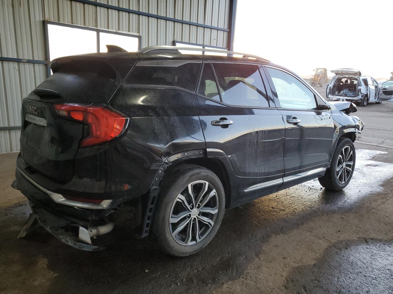 2018 GMC TERRAIN DENALI photo 3