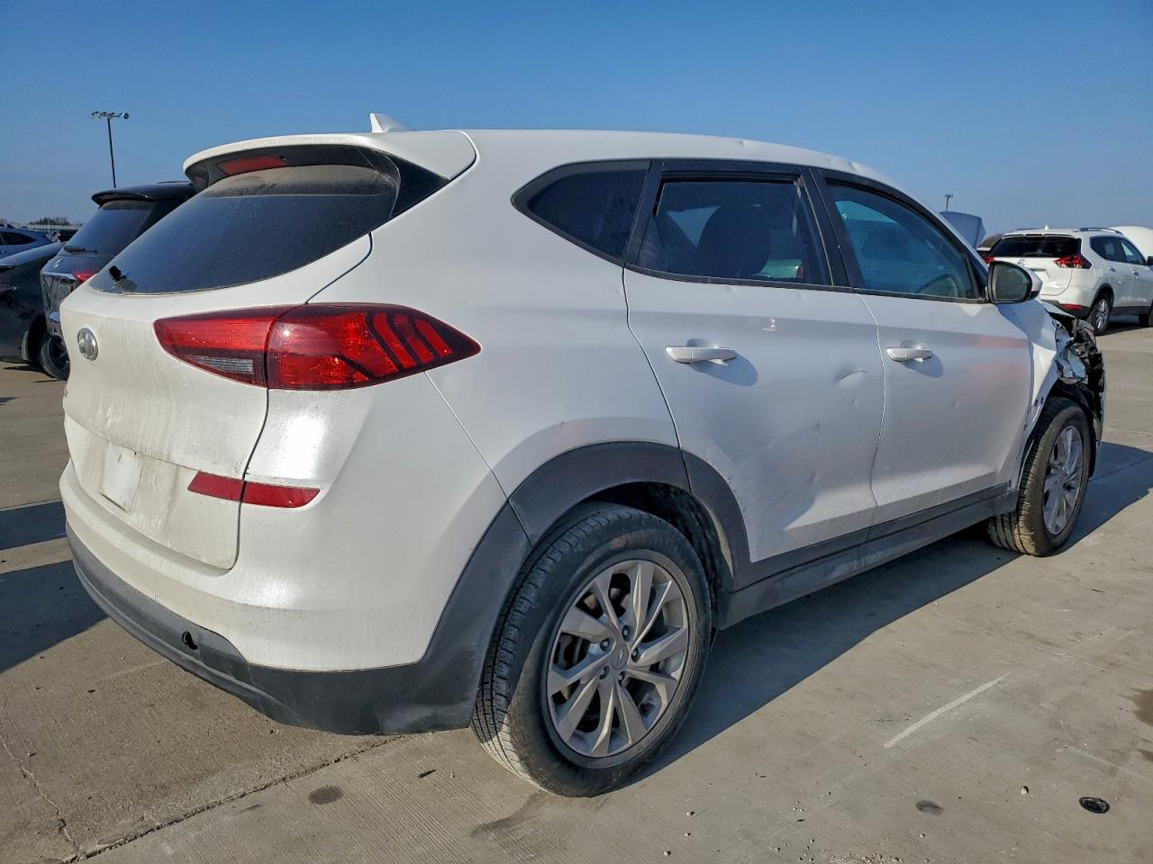 2019 HYUNDAI TUCSON SE photo 3