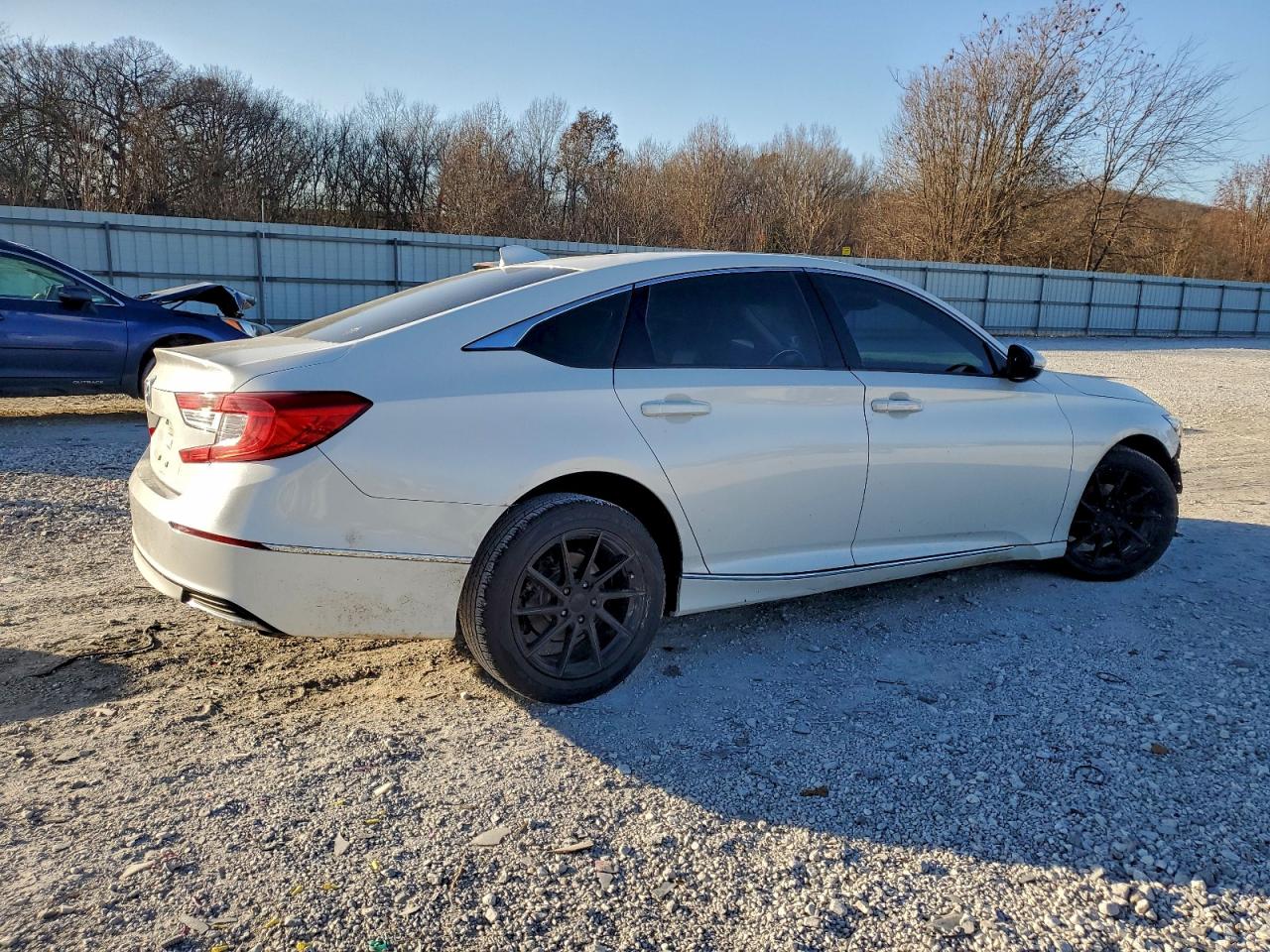 2018 HONDA ACCORD EXL photo 3