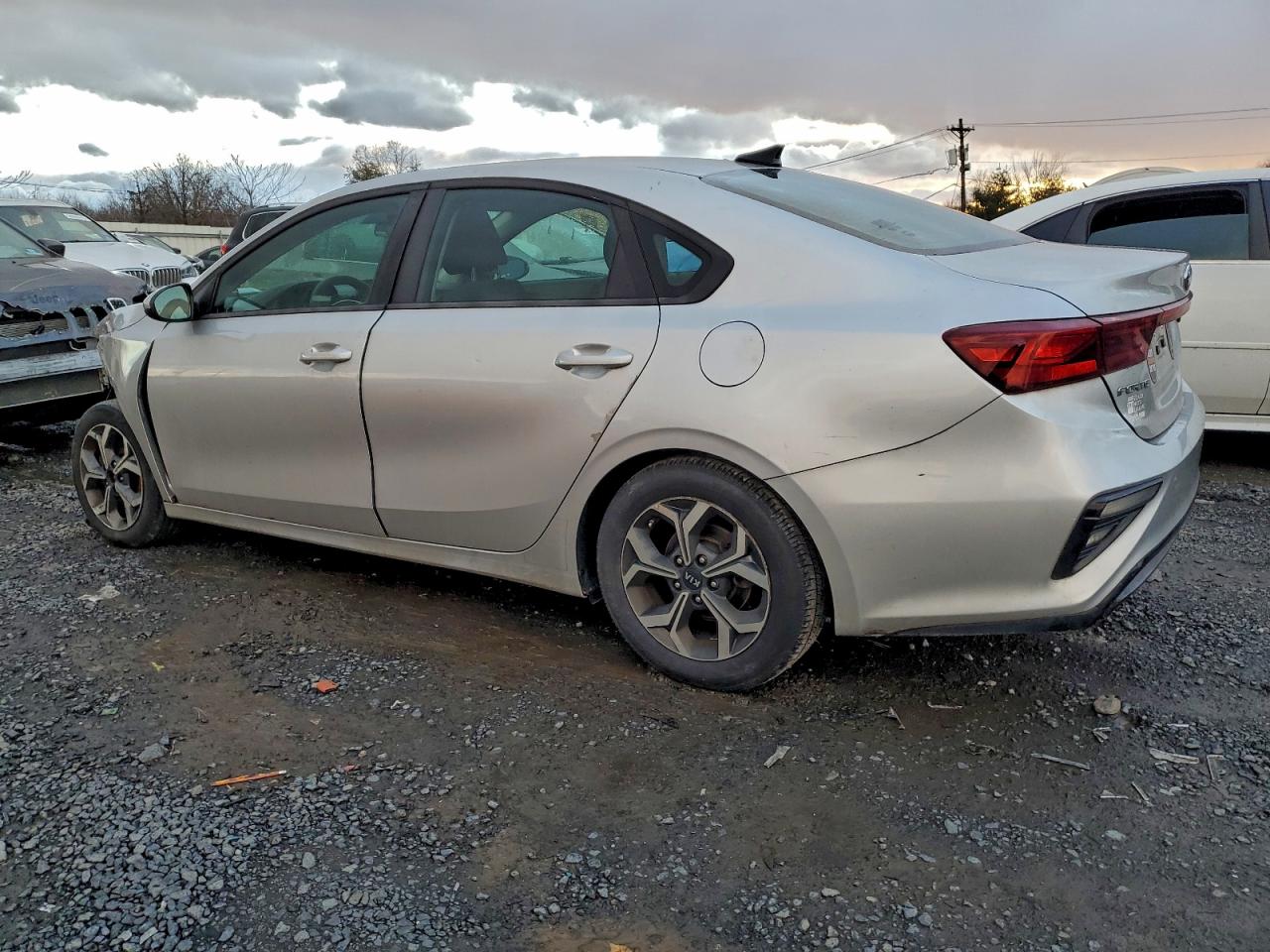 2019 KIA FORTE FE photo 2