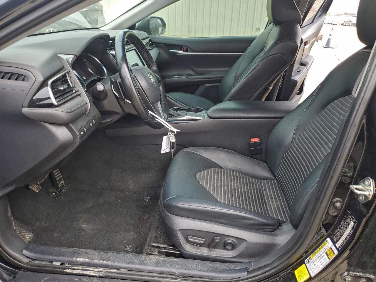 2020 TOYOTA CAMRY SE photo 7