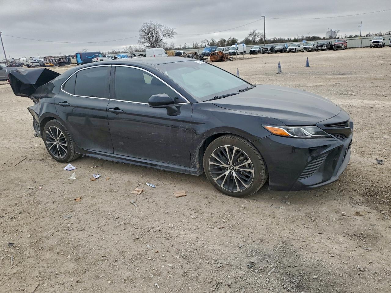 2020 TOYOTA CAMRY SE photo 4
