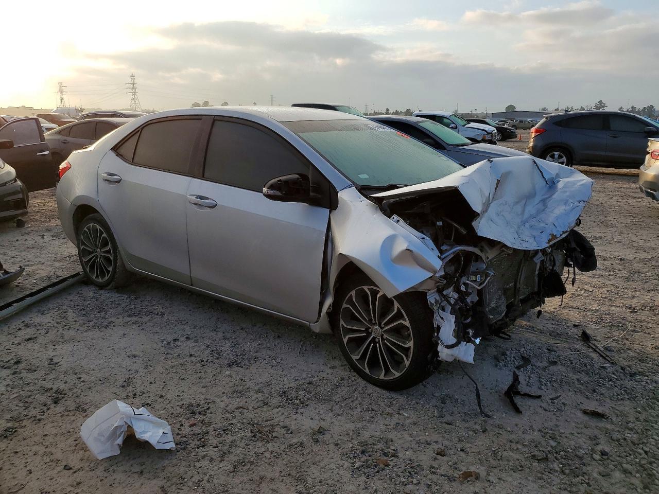 2016 TOYOTA COROLLA L photo 4