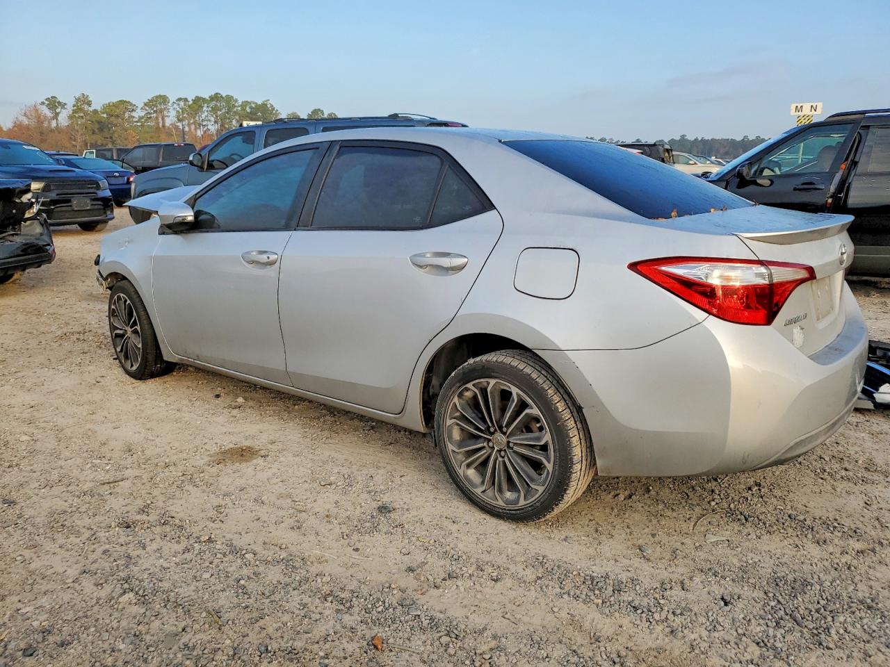 2016 TOYOTA COROLLA L photo 2