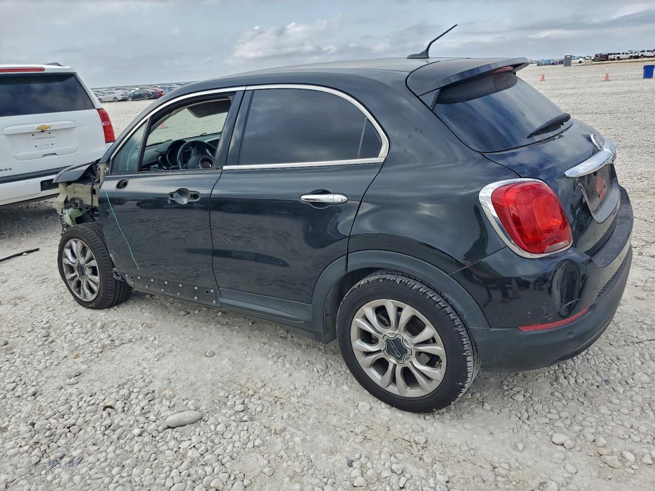 2016 FIAT 500X LOUNGE photo 2