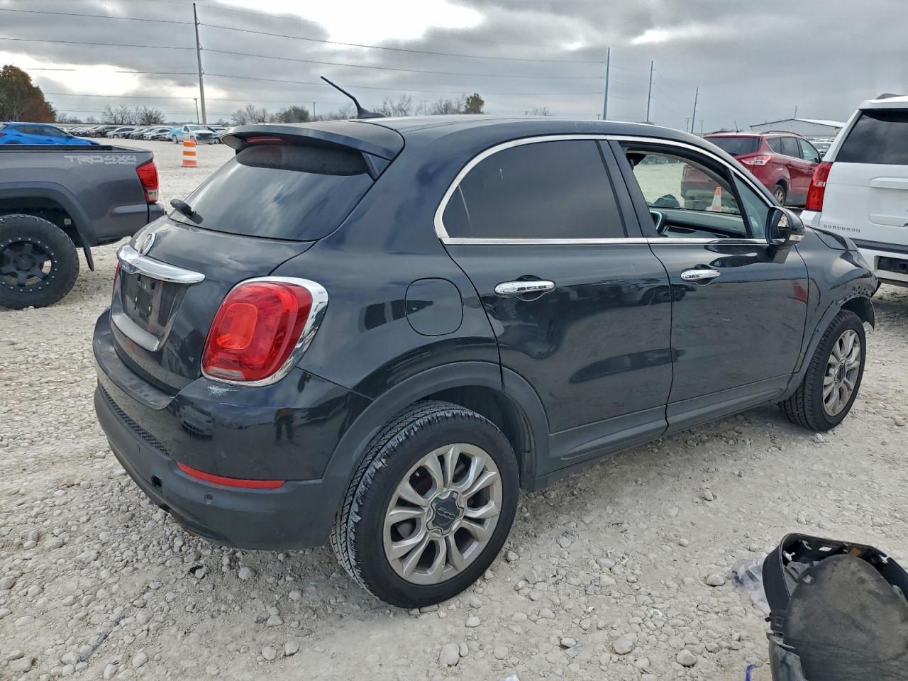 2016 FIAT 500X LOUNGE photo 3