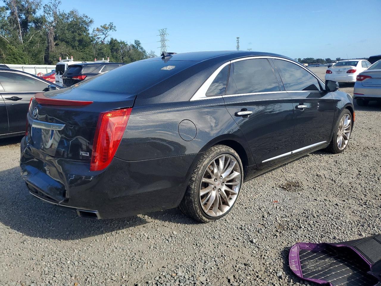 2013 CADILLAC XTS PLATINUM photo 3