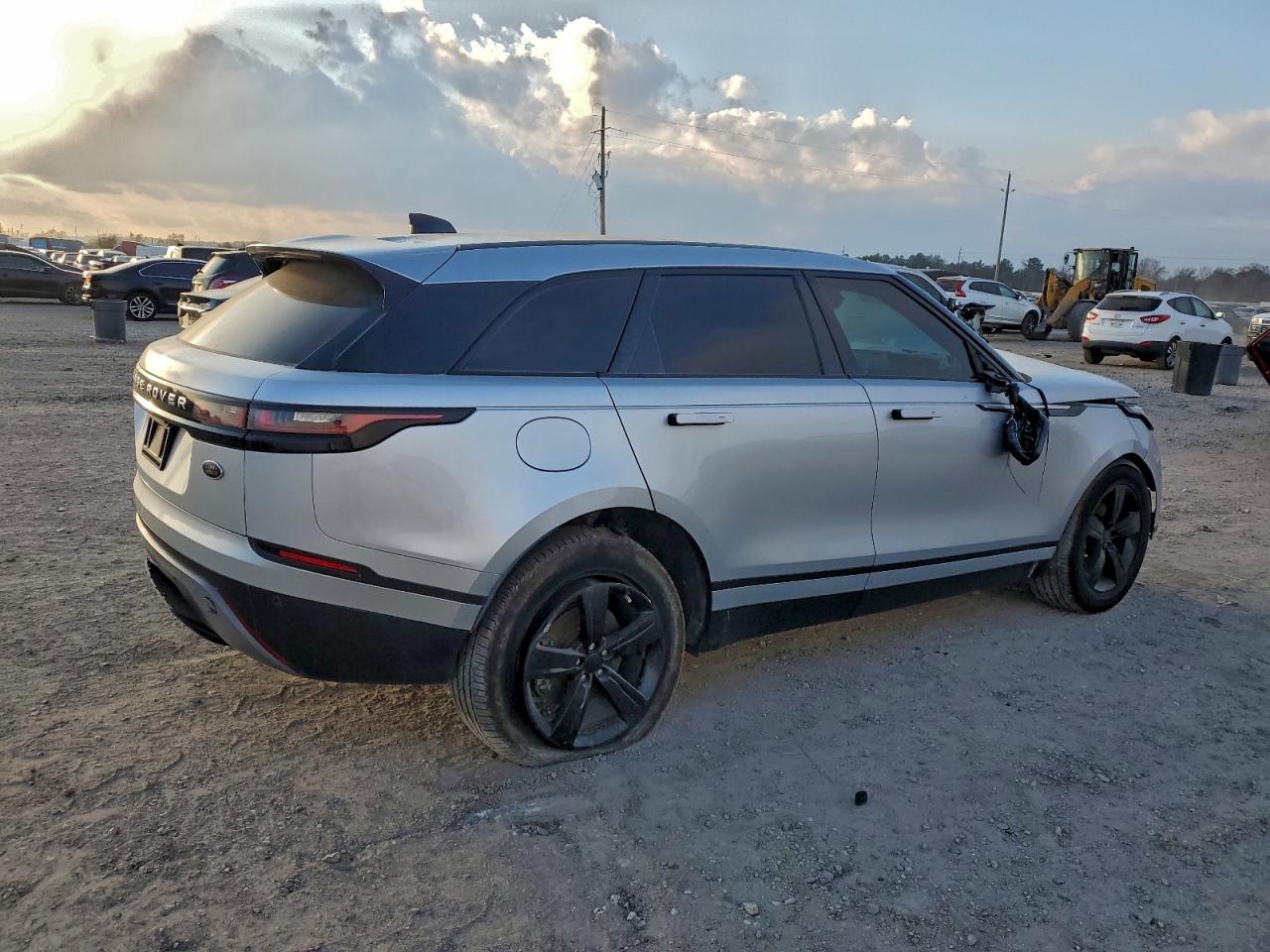 2018 LAND ROVER RANGE ROVER VELAR S photo 3