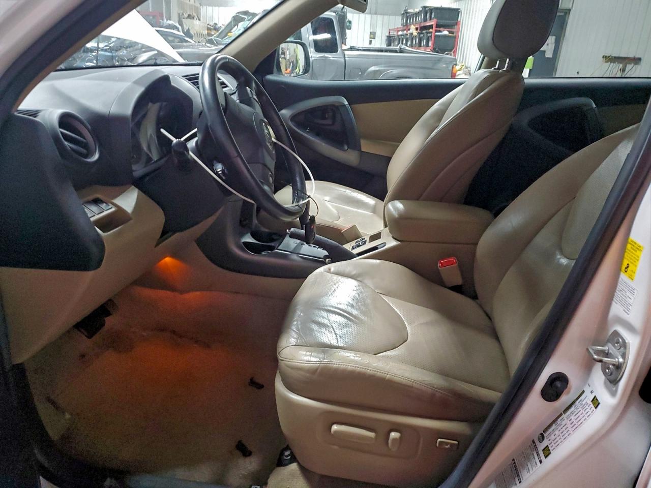 2010 TOYOTA RAV4 LIMITED photo 7