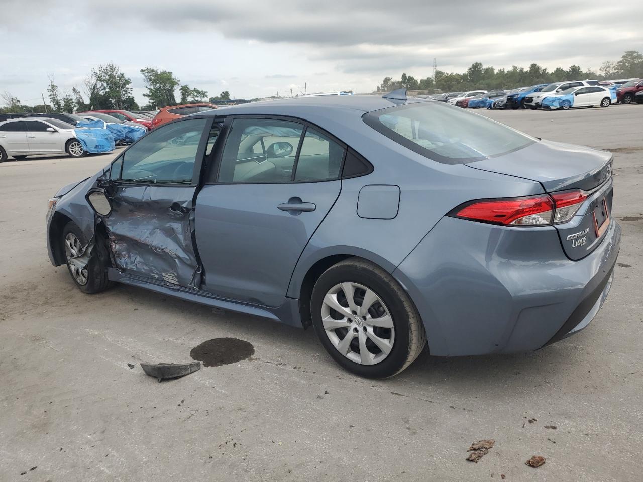 2021 TOYOTA COROLLA LE photo 2