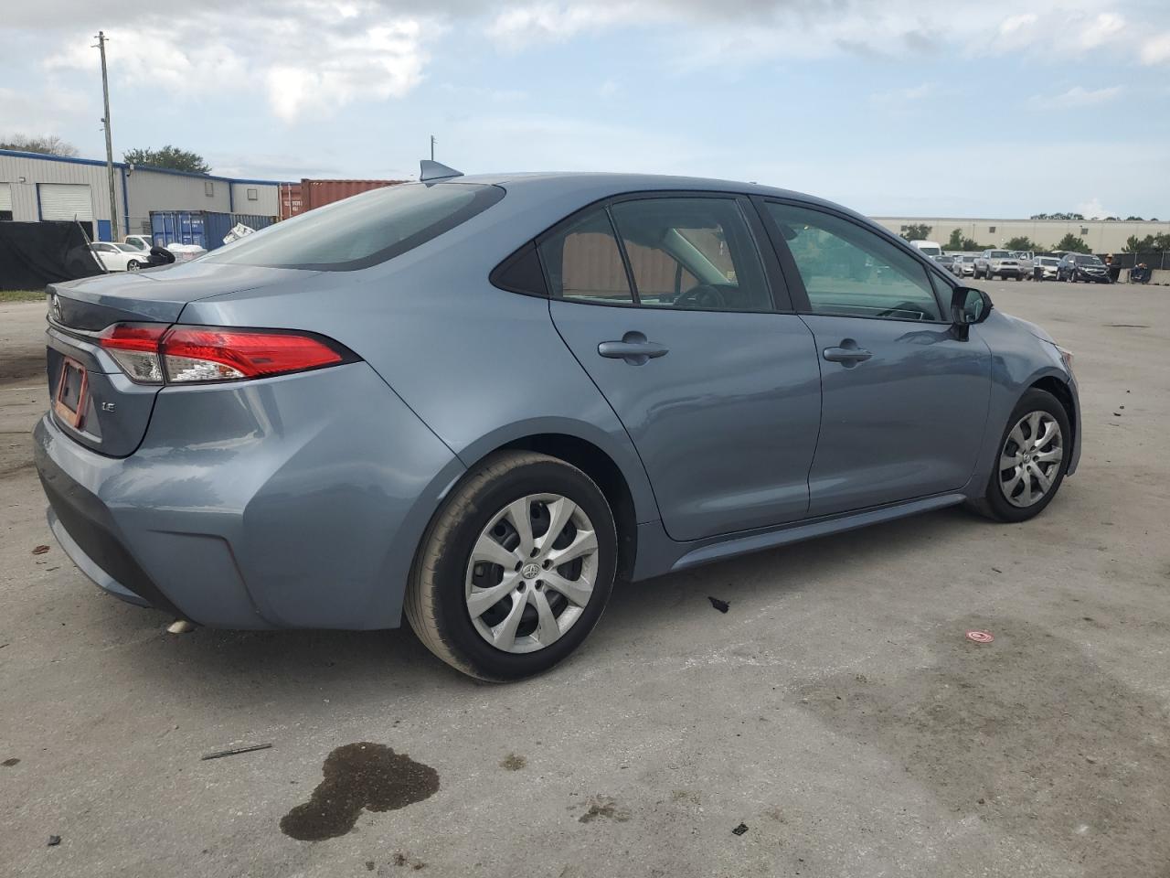 2021 TOYOTA COROLLA LE photo 3