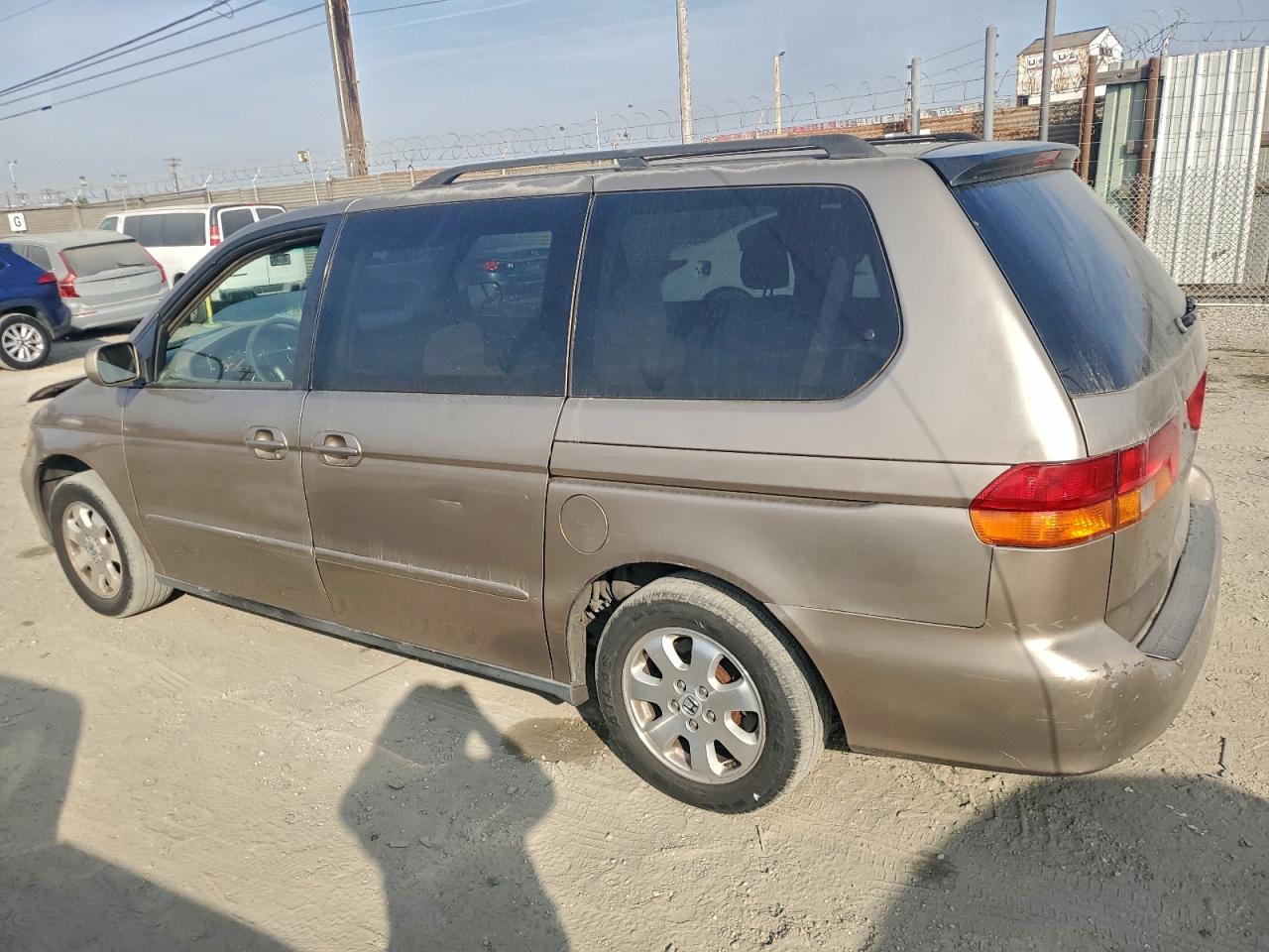 2004 HONDA ODYSSEY EX photo 2